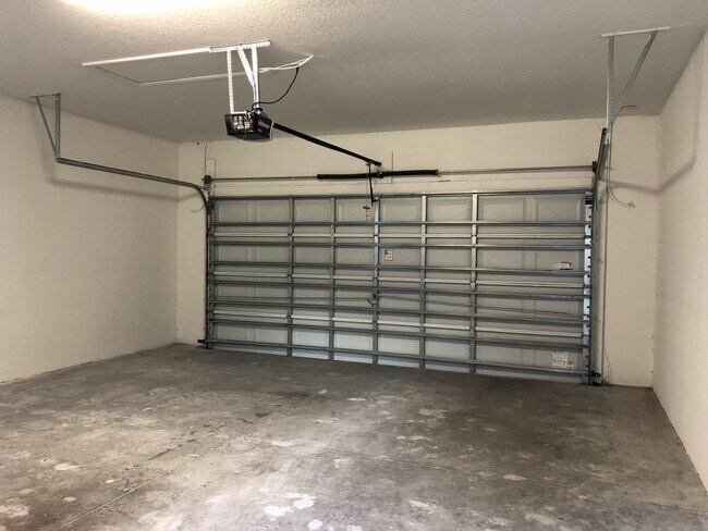 Building Photo - Beautiful Renovated 3/2.5 Located In Independence