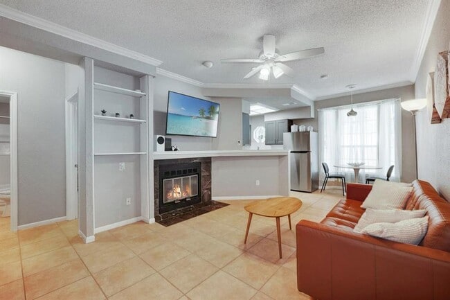 Building Photo - Heritage #108