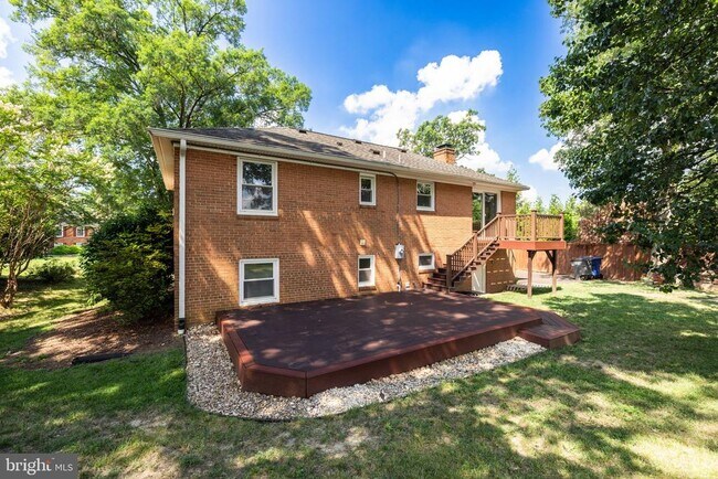 Building Photo - 5002 Talbois Pl