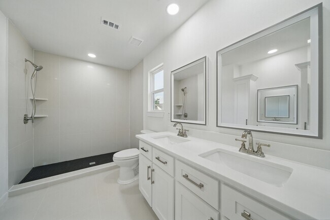 Building Photo - 9711 Derrik Dr
