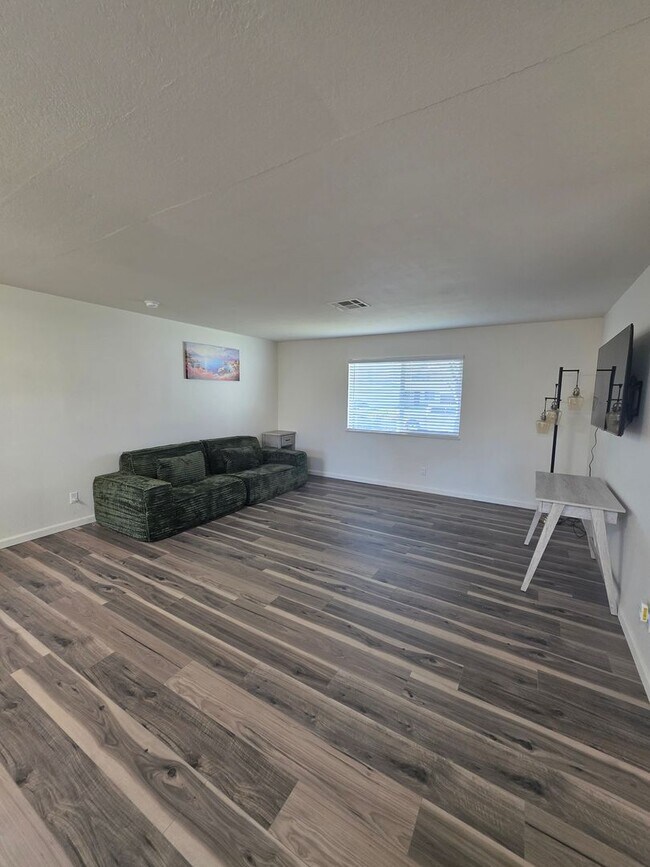 Building Photo - 3 BED 2 BATH HOME IN ANDERSON, ca