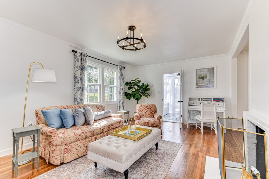 Building Photo - 2701 Oakland Ave