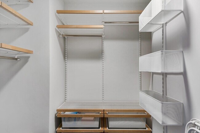 Building Photo - 9 Ave At Port Imperial