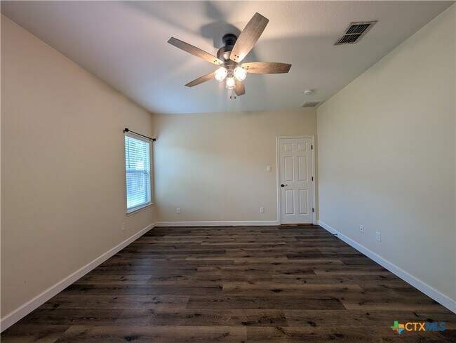 Building Photo - 349 Placid Meadow