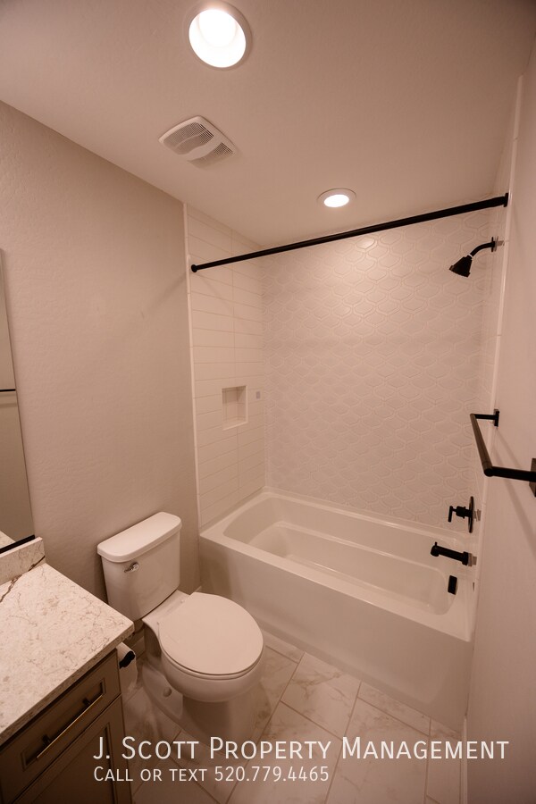 Building Photo - 5839 N 88th Ln