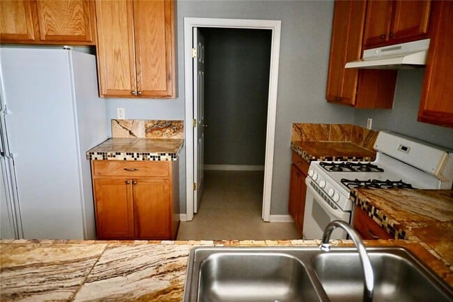 Building Photo - 1563 Rachel's Ridge NW