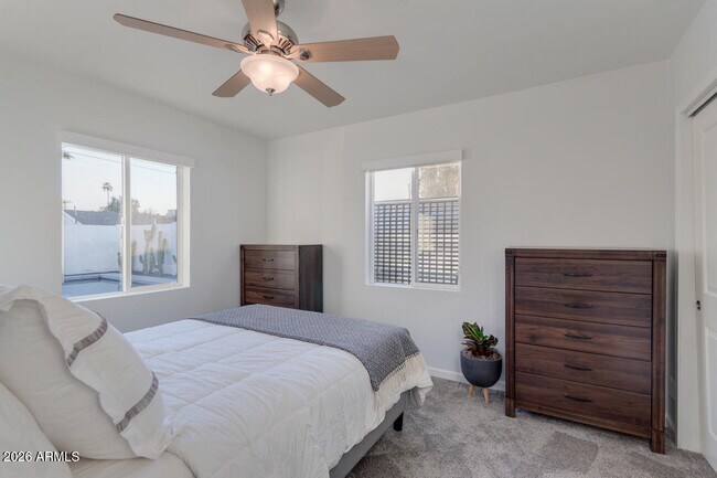 Building Photo - 6929 E 6th St