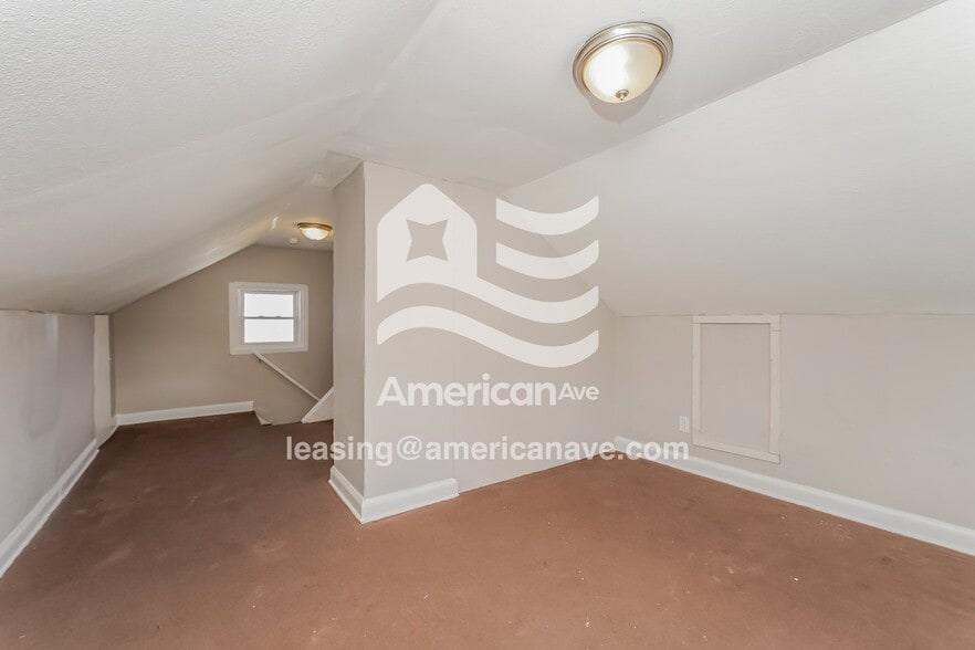 Building Photo - 400 Noble Ave