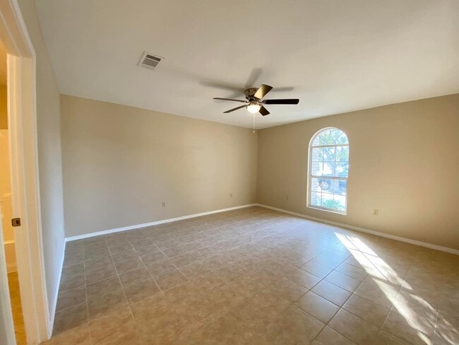 Building Photo - 928 Birney Dr