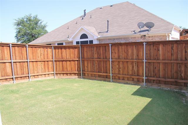 Building Photo - 9205 Regal Oaks Dr