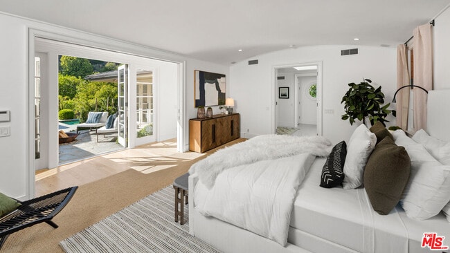 Building Photo - 1330 N Wetherly Dr