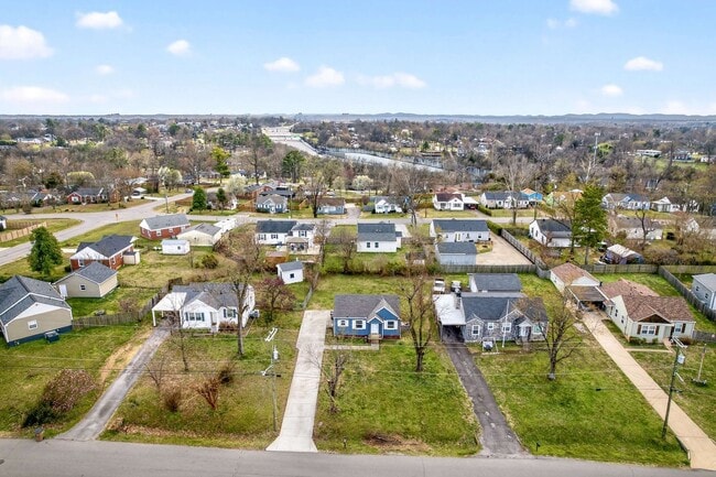 Building Photo - Newly Renovated Single-Family Home!