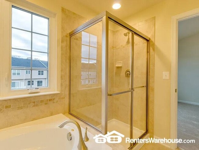 Building Photo - 8120 Mill Falls Ct