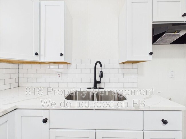 Building Photo - 7907 E 51st St