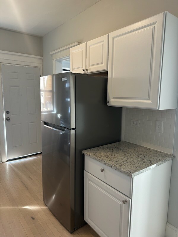 Building Photo - 4425 N Paulina St