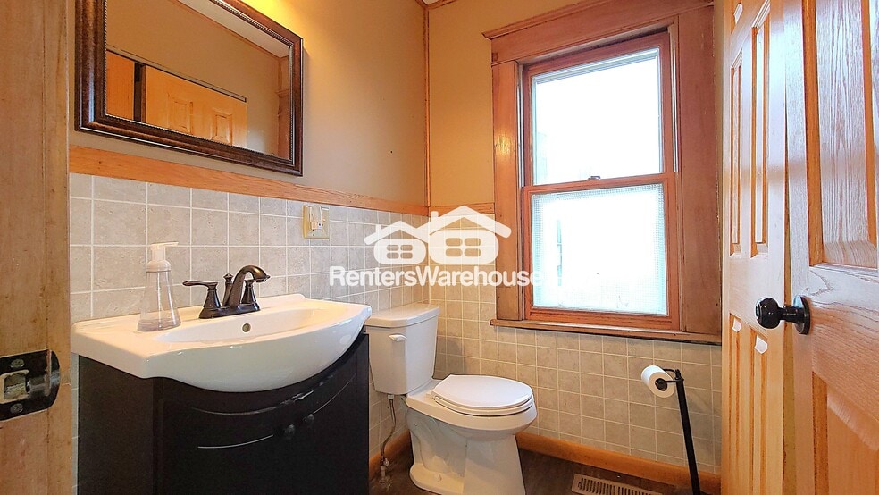 Building Photo - 1852 Co Rd G