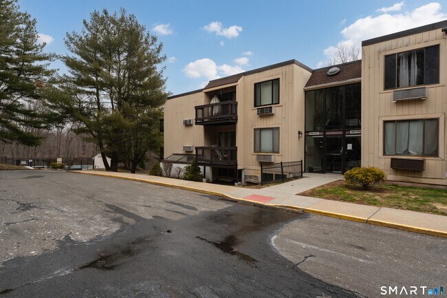 Building Photo - 175 Mill Pond Rd