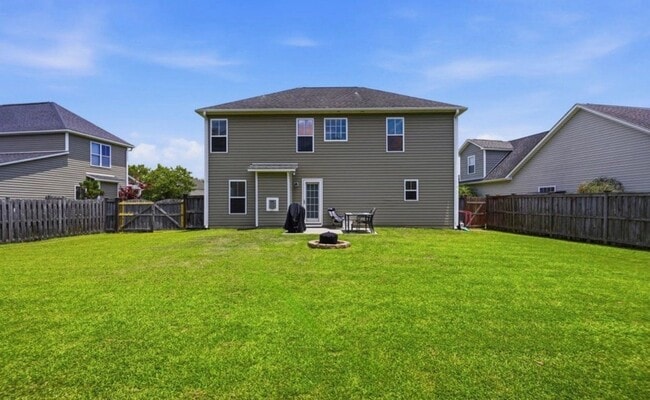 Building Photo - 553 Montego Ct