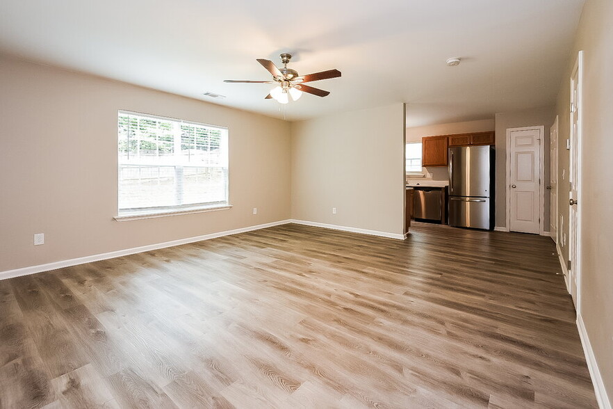 Building Photo - 313 Village Chase