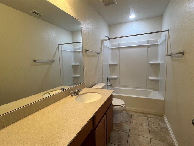 Building Photo - 309 Kaden Prince Dr