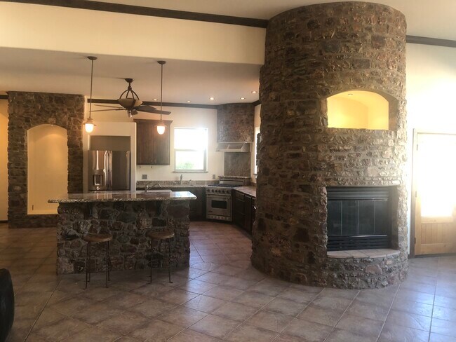 Building Photo - 35030 N 51st St