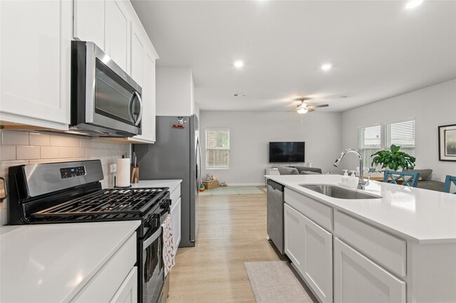 Building Photo - 123 Alset Dr