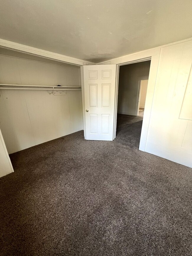 Building Photo - Available Now! 4/2 Walking Distance to CSU...