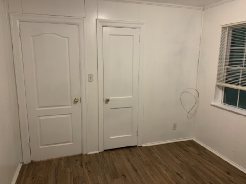 Building Photo - 209 Nona Dr