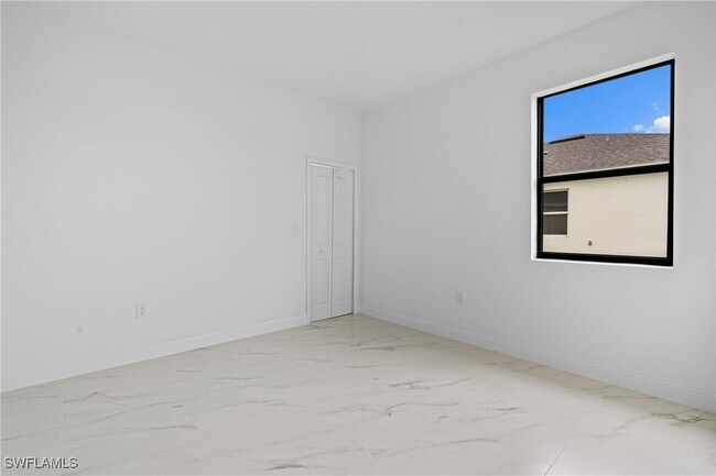 Building Photo - 933 Gleason St