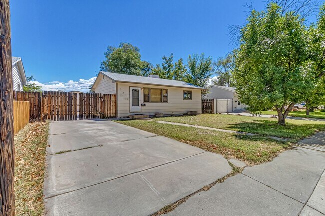 Building Photo - 1350 N 17th St