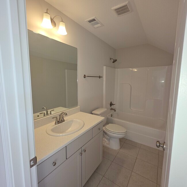 Building Photo - 8824 Sullivans Dr