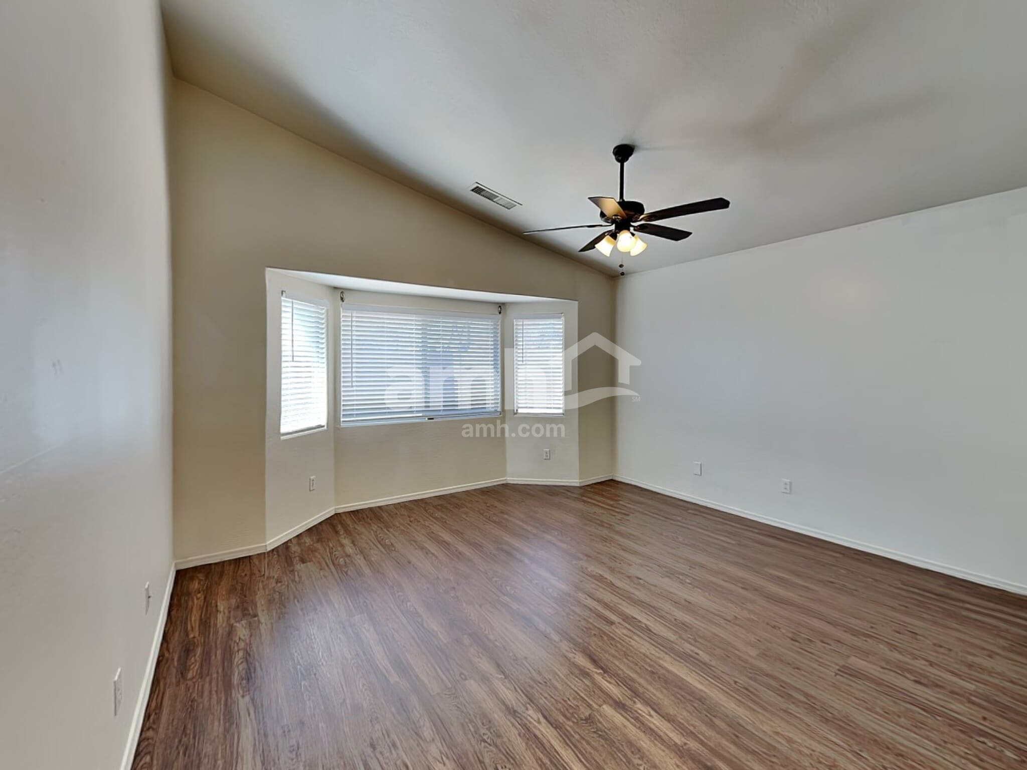 Building Photo - 10781 W Del Rio Ln