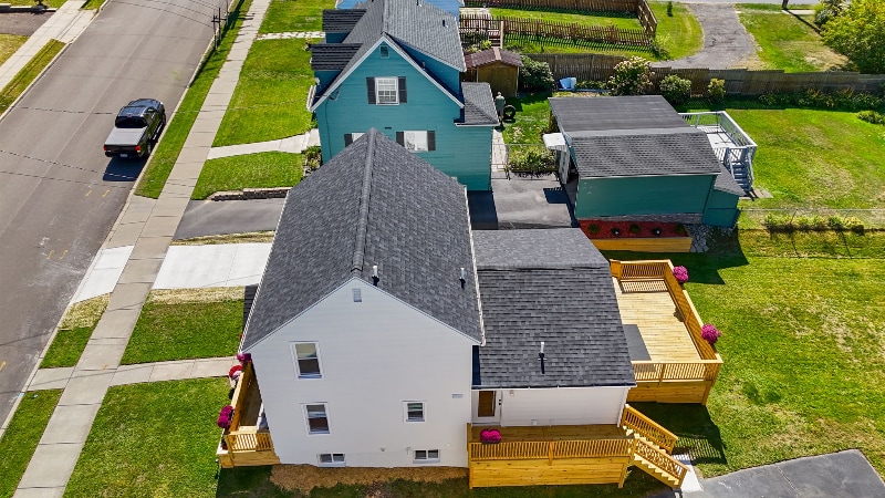 Building Photo - 116 Mary St