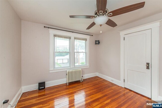 Building Photo - 156 Cedar Ave