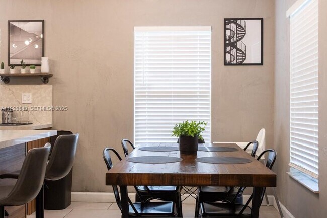 Building Photo - 765 NW 77th St