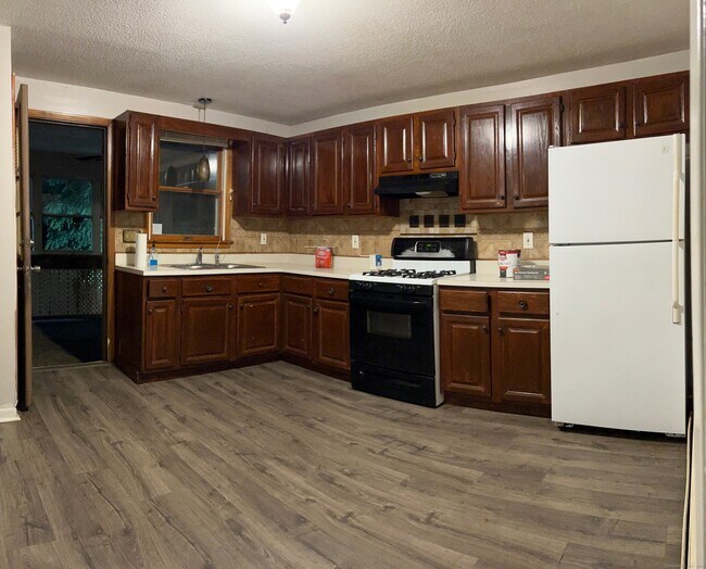 Building Photo - 54 Roosevelt St