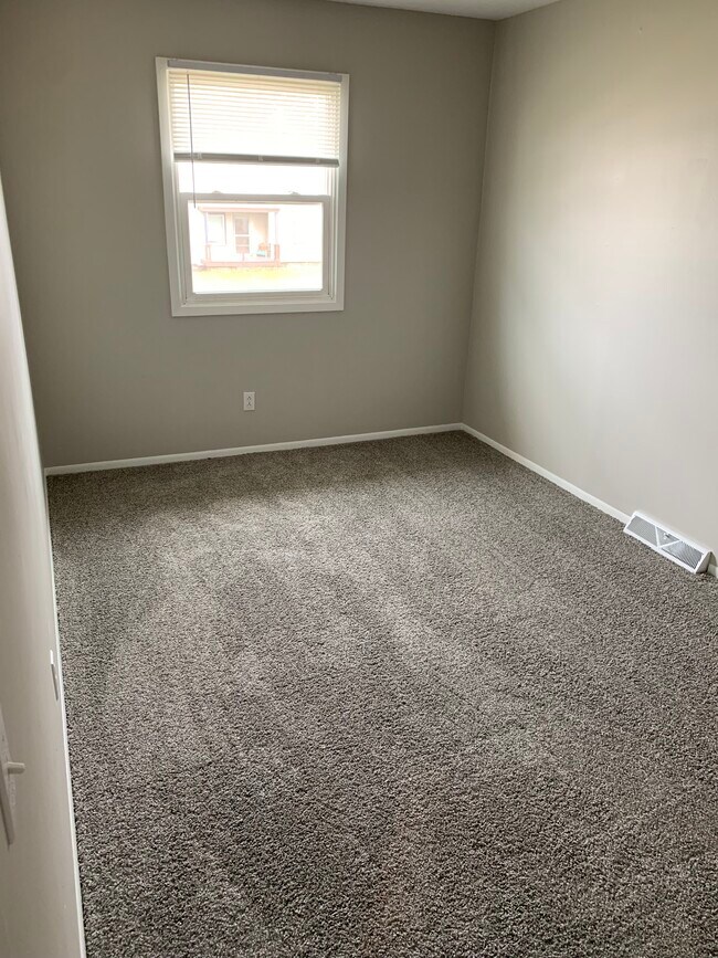 Bedroom 1 - View 2 - 4018 N Elsie Ave