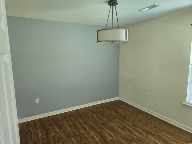 Building Photo - 1245 Pine Ridge St