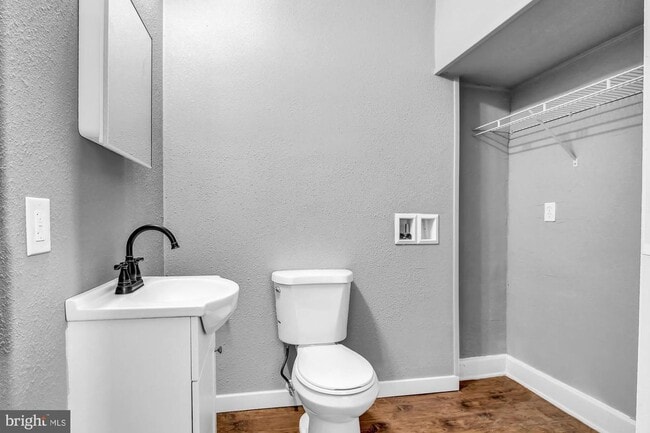 Building Photo - Spacious 3 Bedroom 1.5 Bath home in York, ...