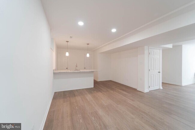 Building Photo - 3244 Titanic Dr