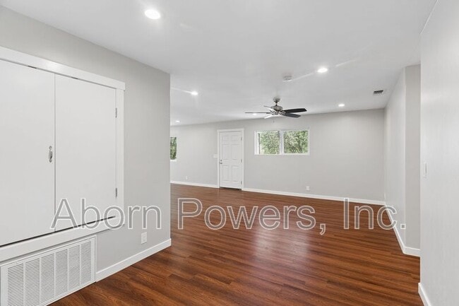 Building Photo - 2760 Coloma St