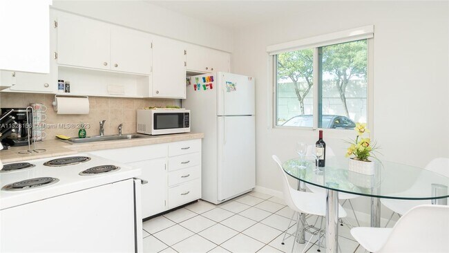 Building Photo - 1461 NW 10th St