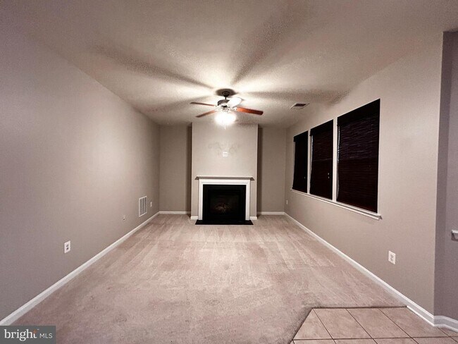 Building Photo - 312 Quinton Oaks Cir