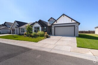 Building Photo - For Rent – Beautiful 3 Bedroom, 2 Bathroom...