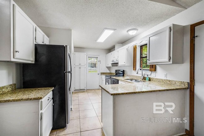 Building Photo - 500 Pomelo St