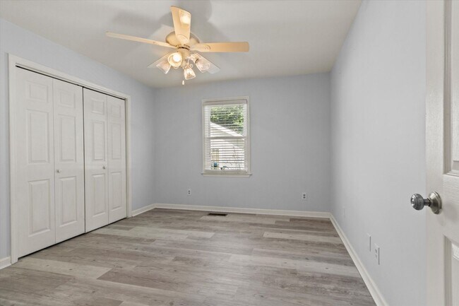 Building Photo - 1123 Humes Ave NE