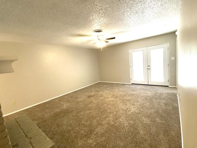 Building Photo - 9818 Jordan Ave