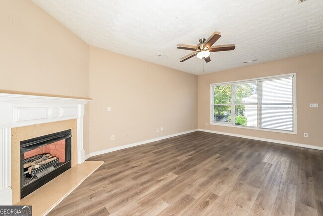 Building Photo - 462 Marsh Lake Rd SE