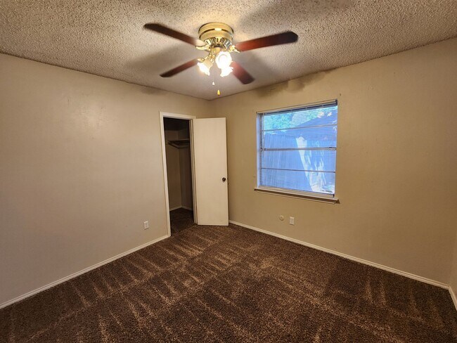 Building Photo - Classic 3 bedroom in Haltom City