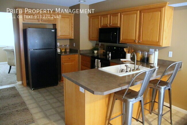 Building Photo - Prairie Haven Townhome - Available June 1st